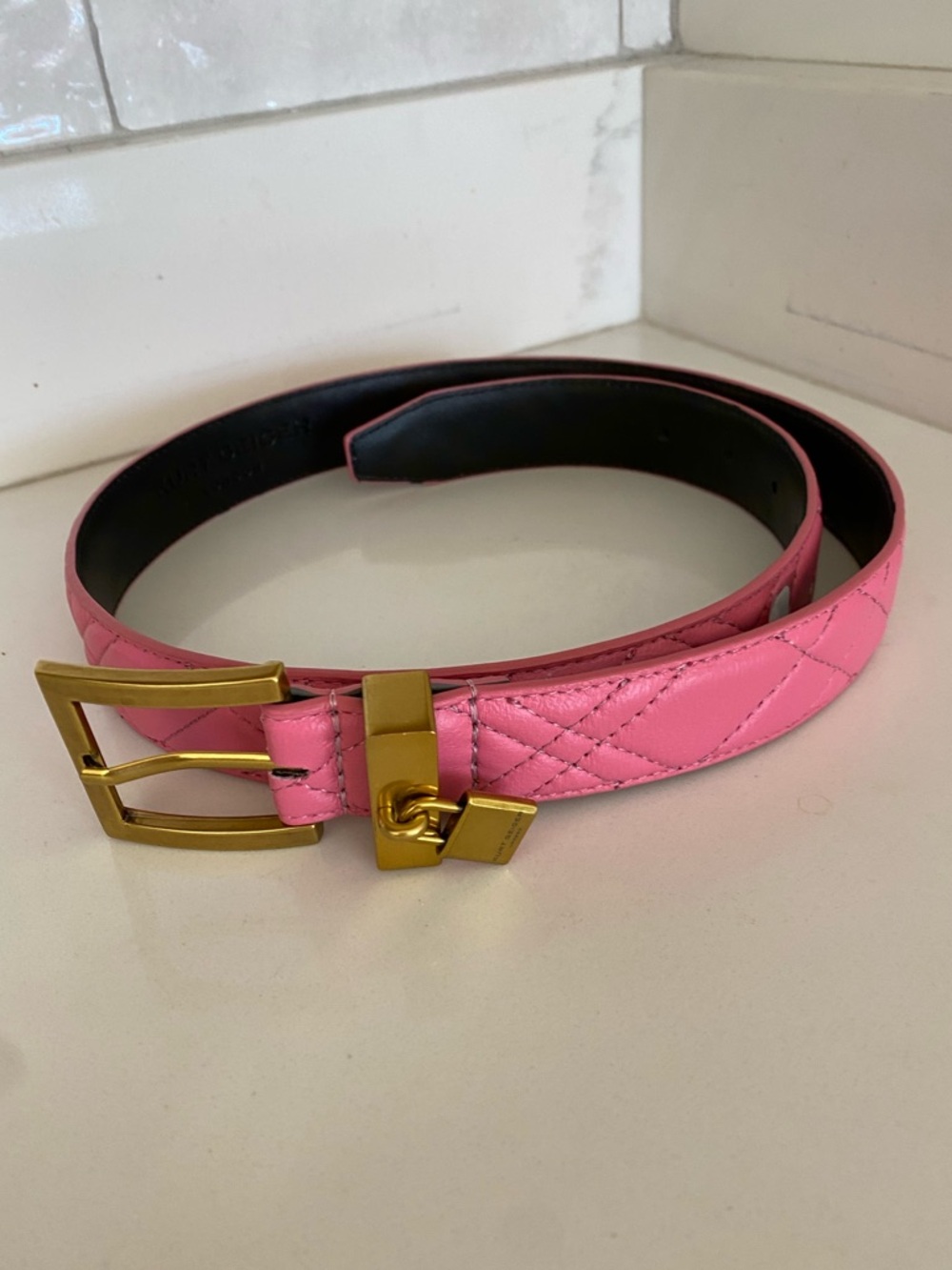 🆕 Kurt Geiger London Brixton Quilted Leather Belt Pink Size XS/S Padlock Charm